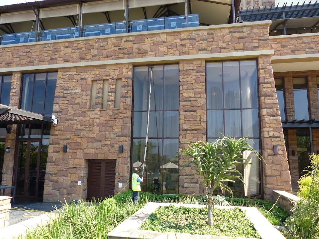 Commercial Window Cleaners in Ballito CBD