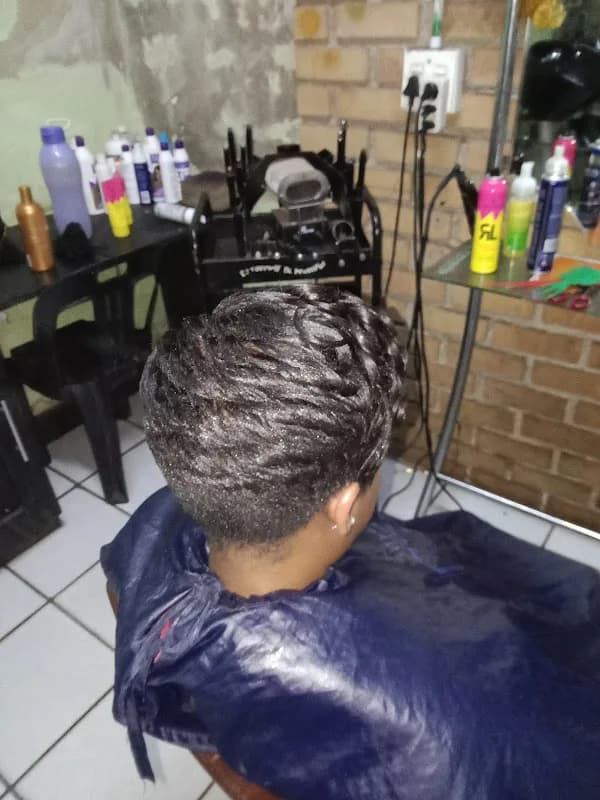 Tembisa Supreme Touch hair Salon in Tembisa CBD
