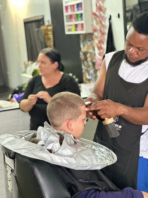 C- world Beauty Parlour in Uitenhage