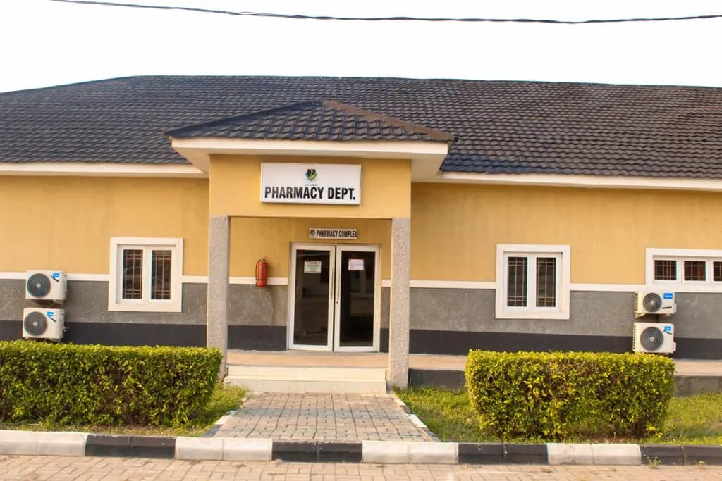 68 Nigerian Army Reference Hospital Yaba in Ojuelegba
