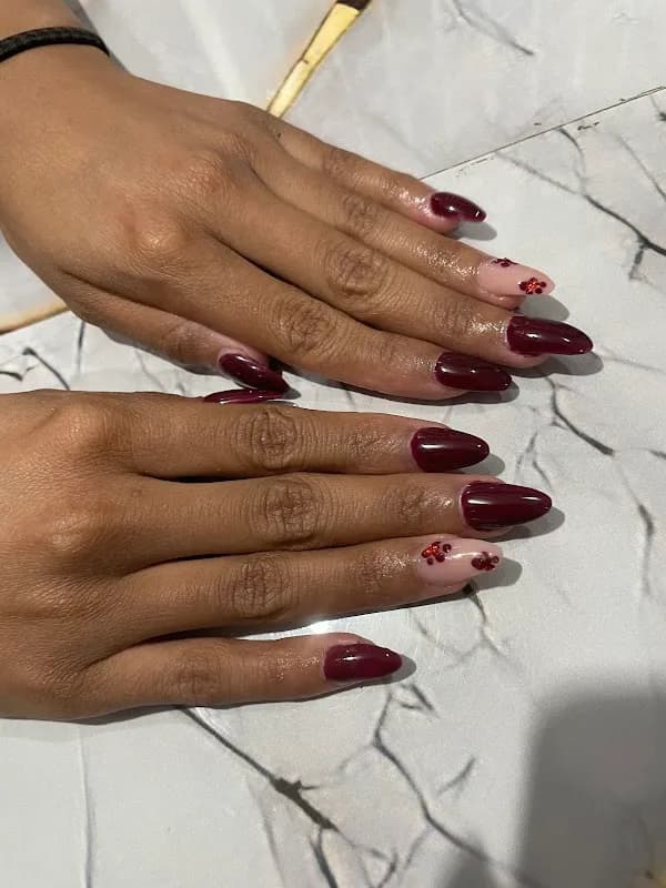 Dezign Hair Nail and Beauty in Melrose