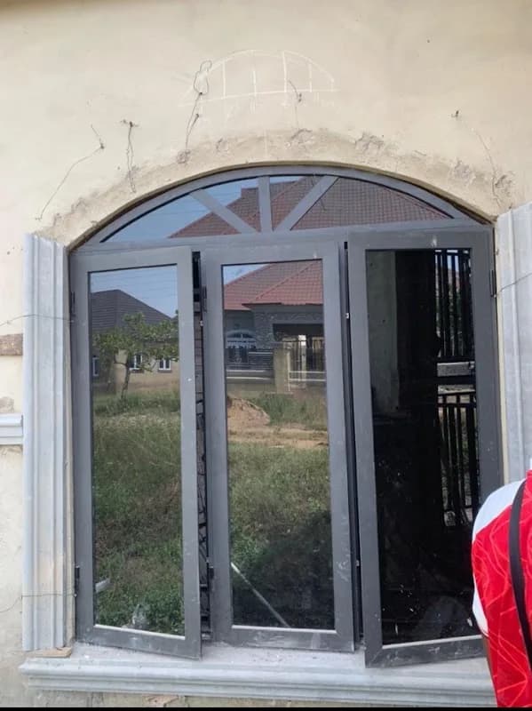 MIRACULOUS ALUMINUM AND GLASS SYSTEM in Dei-Dei