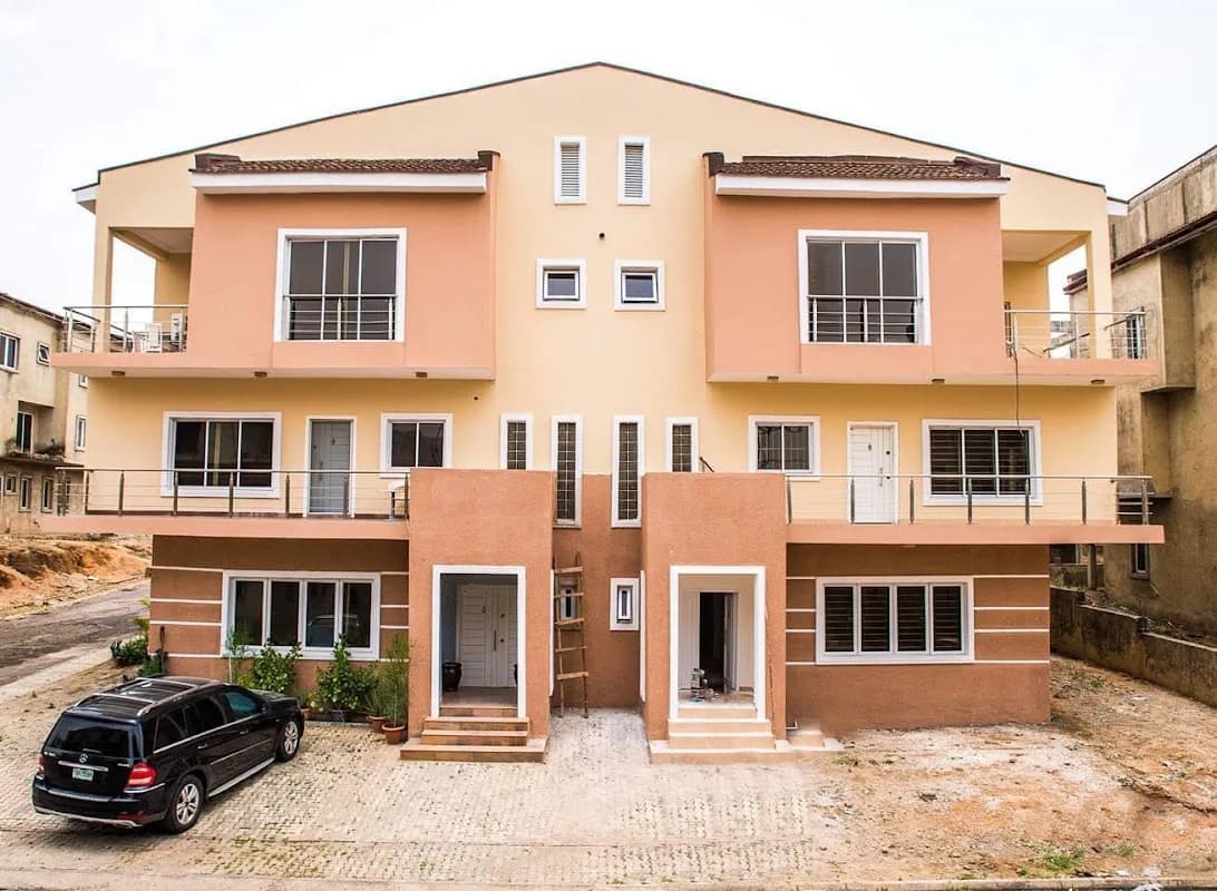Hillview Estate in Gaduwa