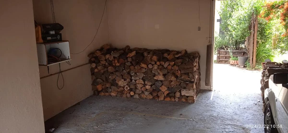 Firewood Farm Alberton in Alberton