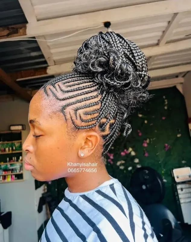 Khanyisa hair and beauty salon in Tembisa CBD