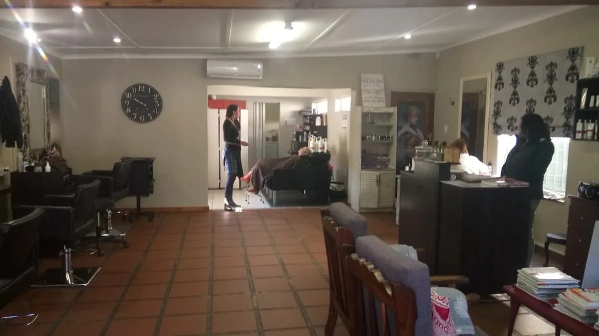 Scarlet Scissors Hair Salon in Potchefstroom CBD