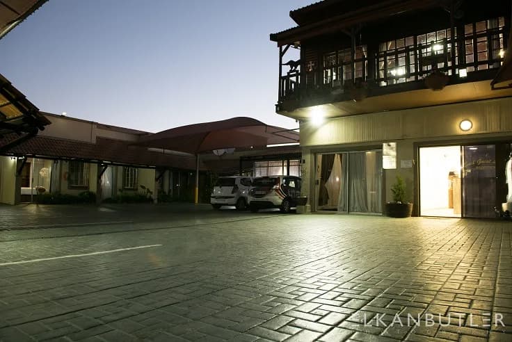 Snel Guest Lodge in Alberton
