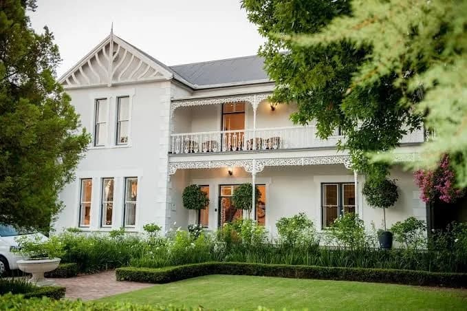 Middedorp Manor in Kayamandi
