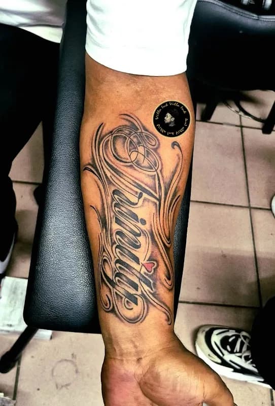 veekaytattoostudio and body piercing in Mthatha CBD
