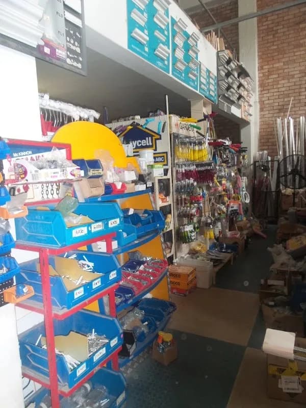 TOM'S HARDWARE in Chatsworth