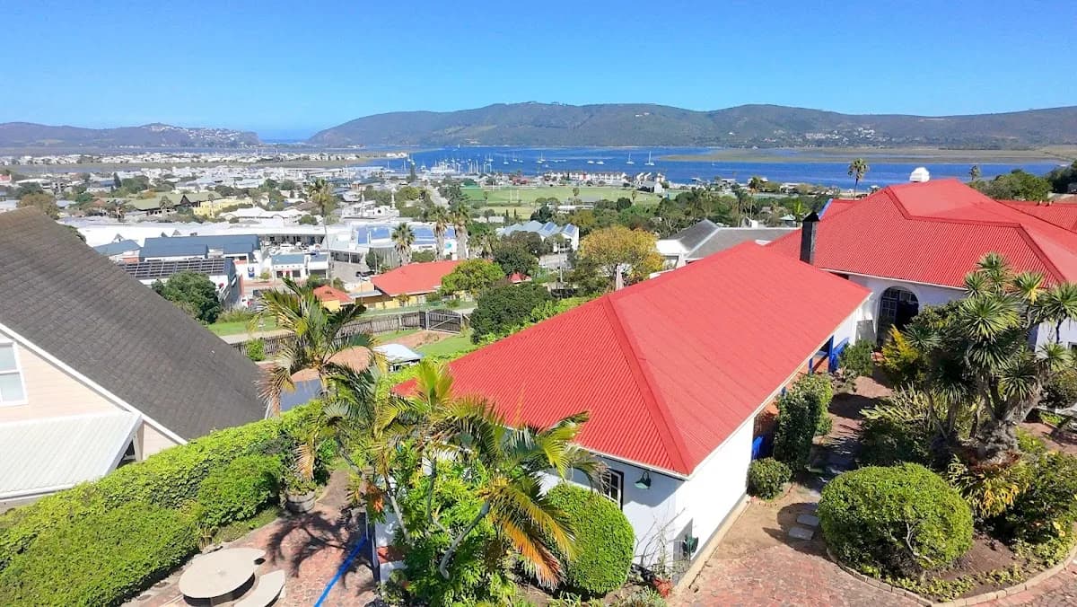 Guinea Fowl Lodge - Lagoon & Heads View B&B, Central Knysna in Sedgefield