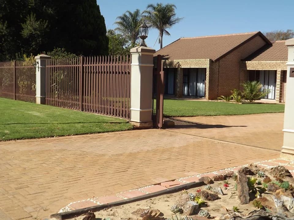 Guest House 4 U Klerksdorp in Flamwood