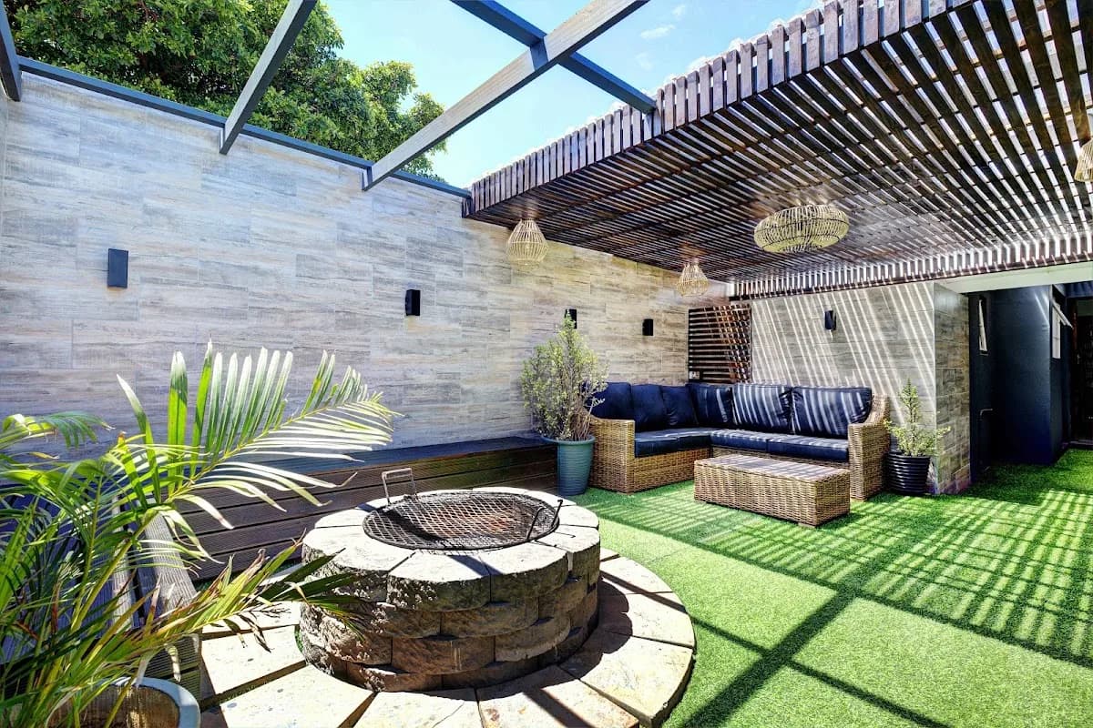 Peace, Love and Joy in Humewood