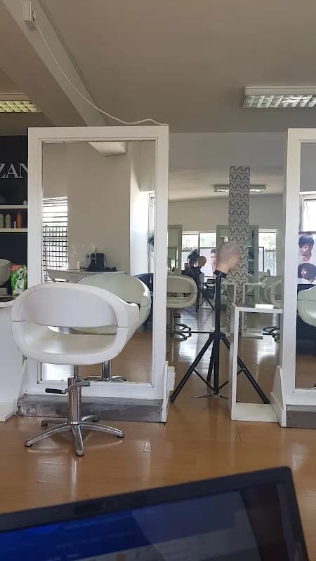 Sonnymagic hair salon in Melrose