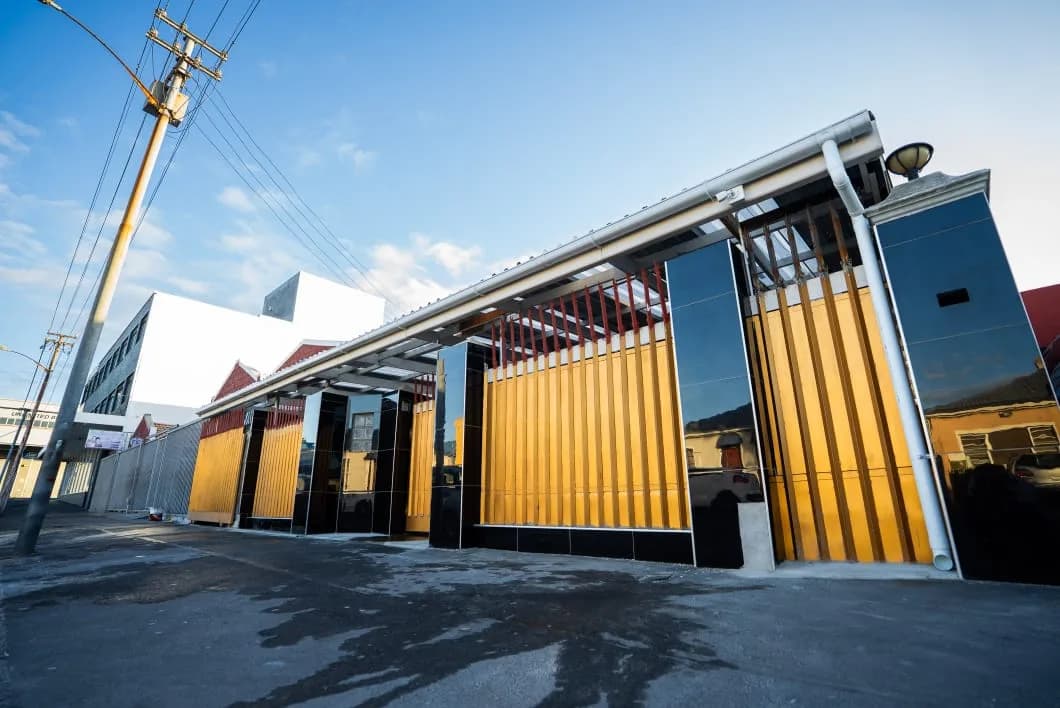 Bob Lodge in Langa
