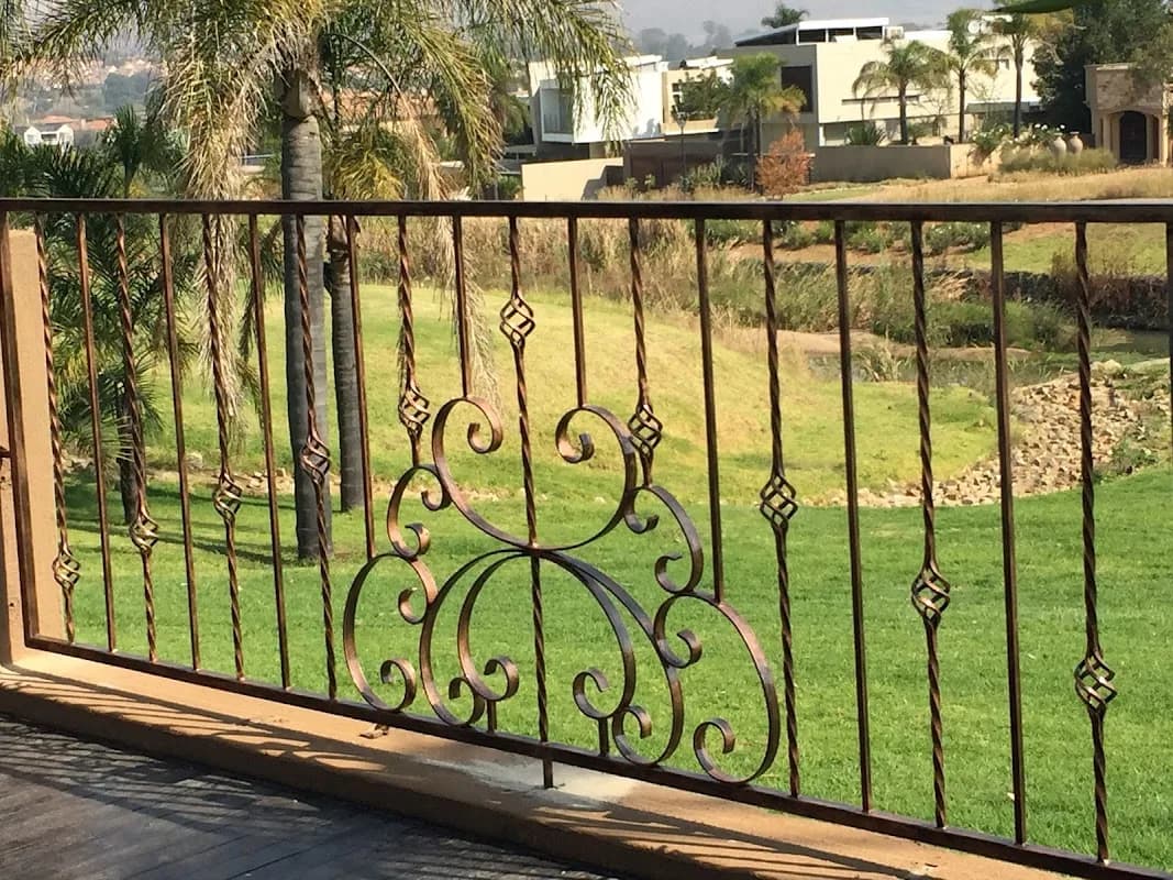 Supreme Gates in Greenside