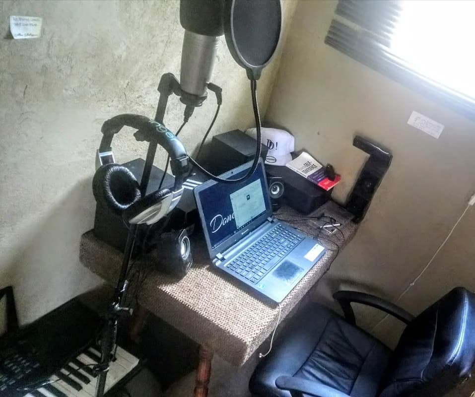 DoneDealMovement in Tlhabane