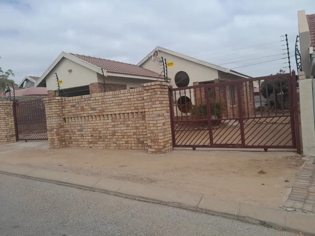 Bendor Close in Bendor