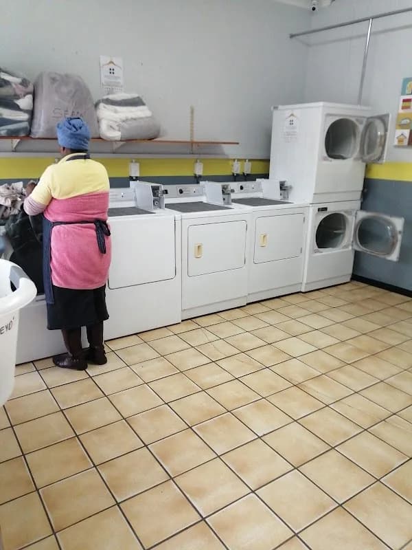 Park Royal Laundrette in Durbanville