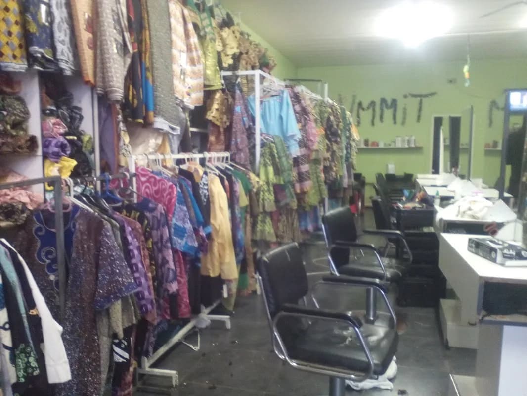 Summit Salon & Boutique in Town Centre