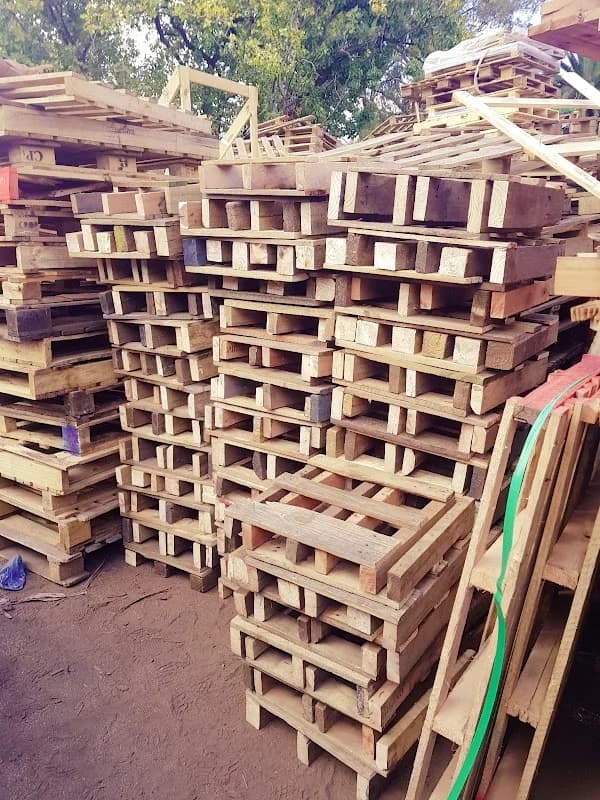 LEVISHA WOODEN PALLETS in Bedfordview