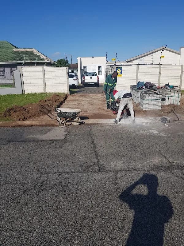 Man-dove paving contractors in Walmer