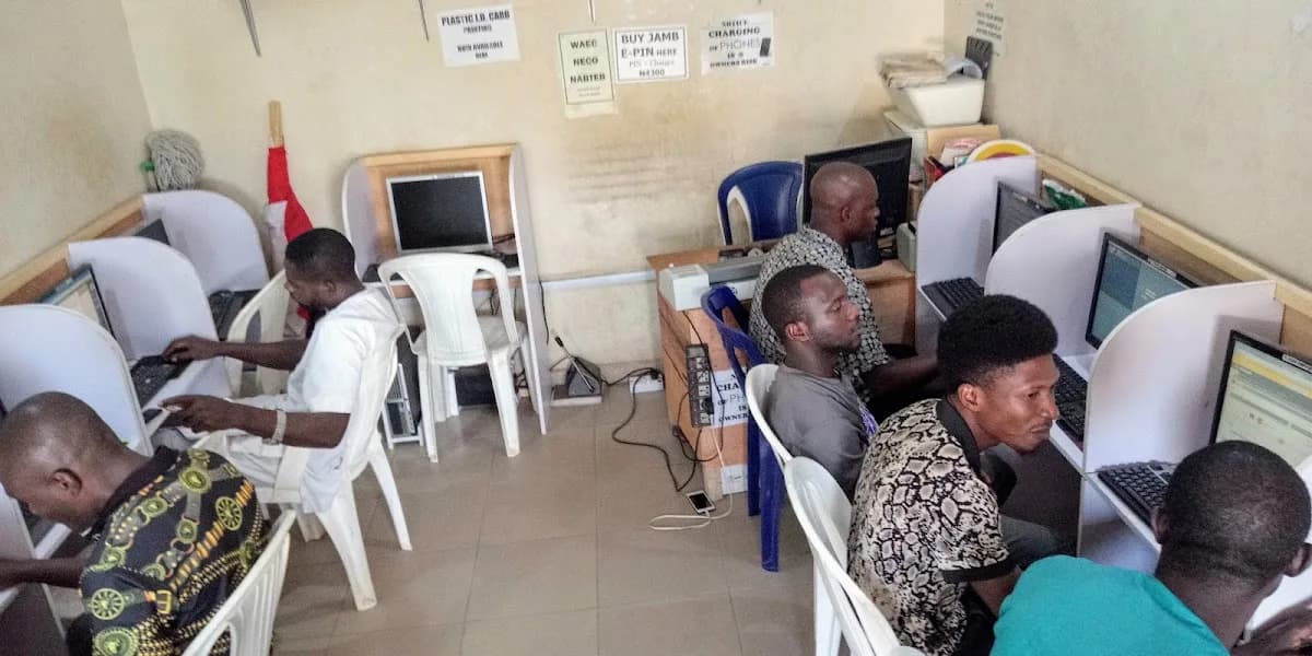HE-REIGNS COMPUTERS in Karu