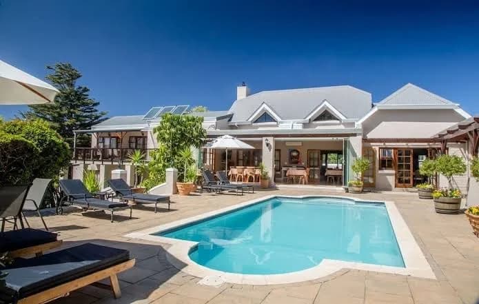 Summit Place Guest House in Constantia