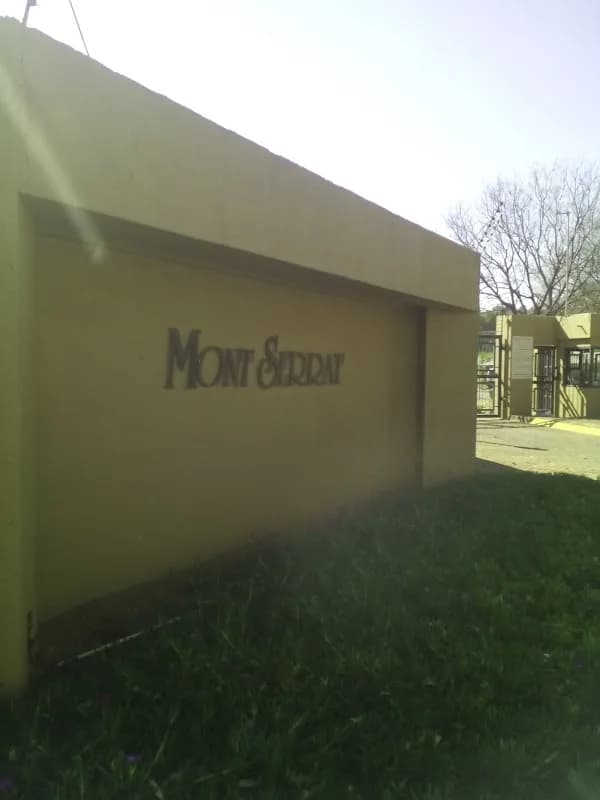 Mont Serrat Complex - Waterkloof in Waterkloof Ridge