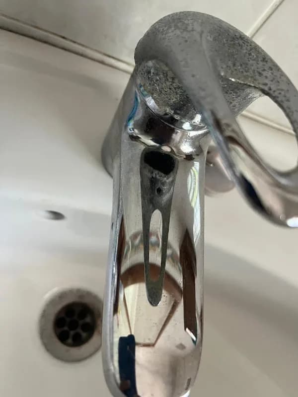 Bonga manzi plumber in Pinetown