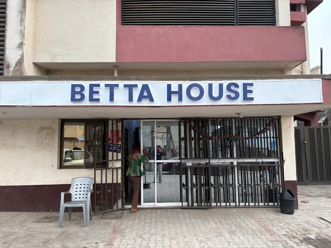 Carna Medicare in Agege