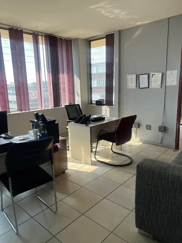 SwiftBux Finance in Flora Park