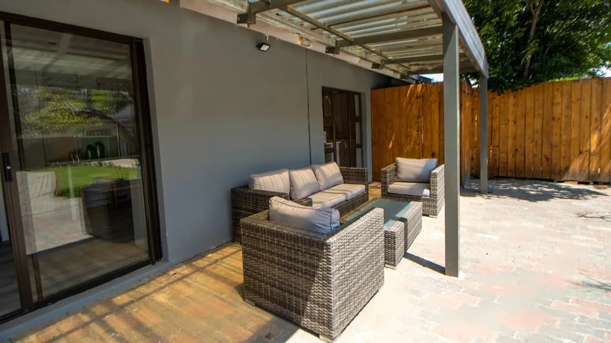 10 Tula Guesthouse in Riebeeckstad