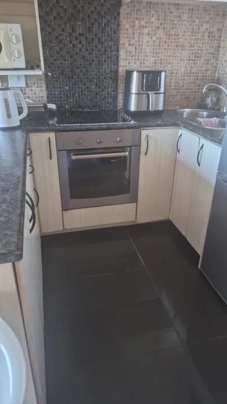 KD CLEANERS in Tokai