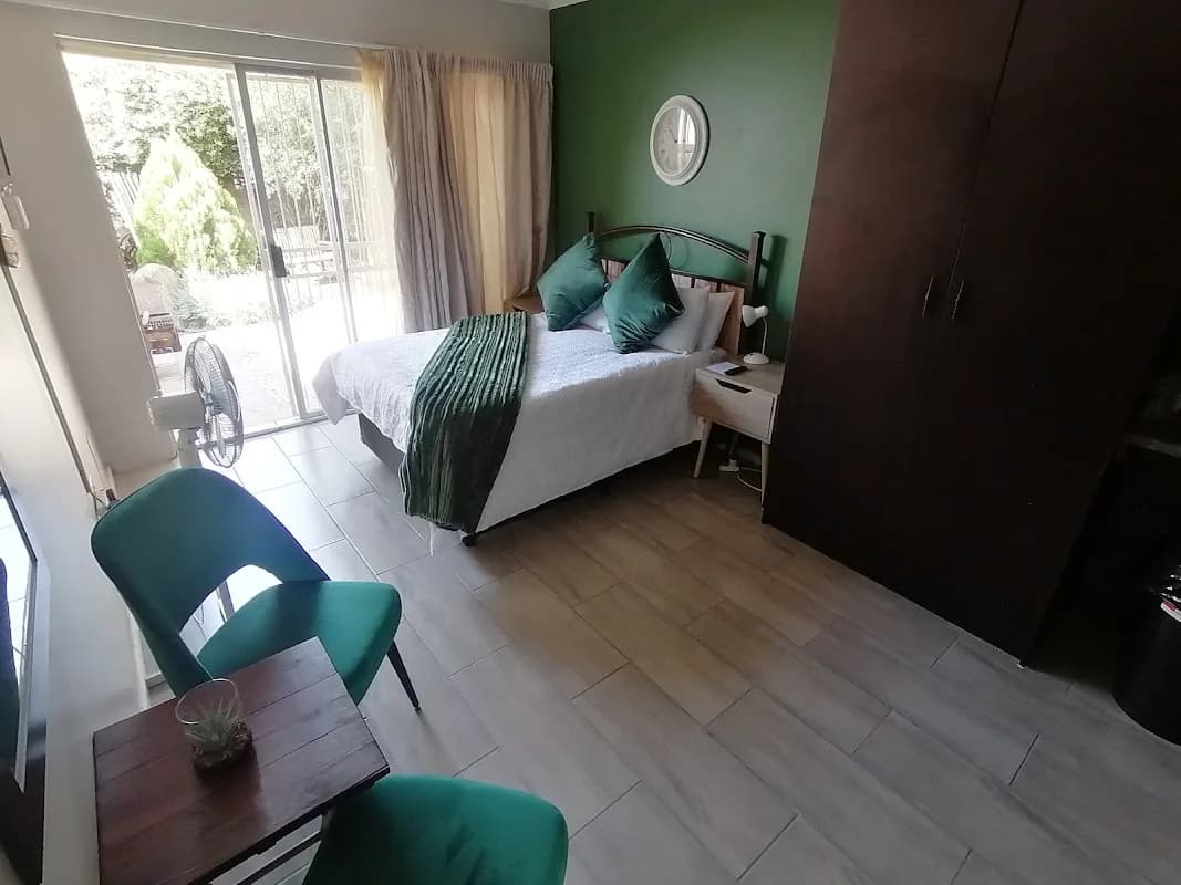 Finch & fern guesthouse in Mangaung