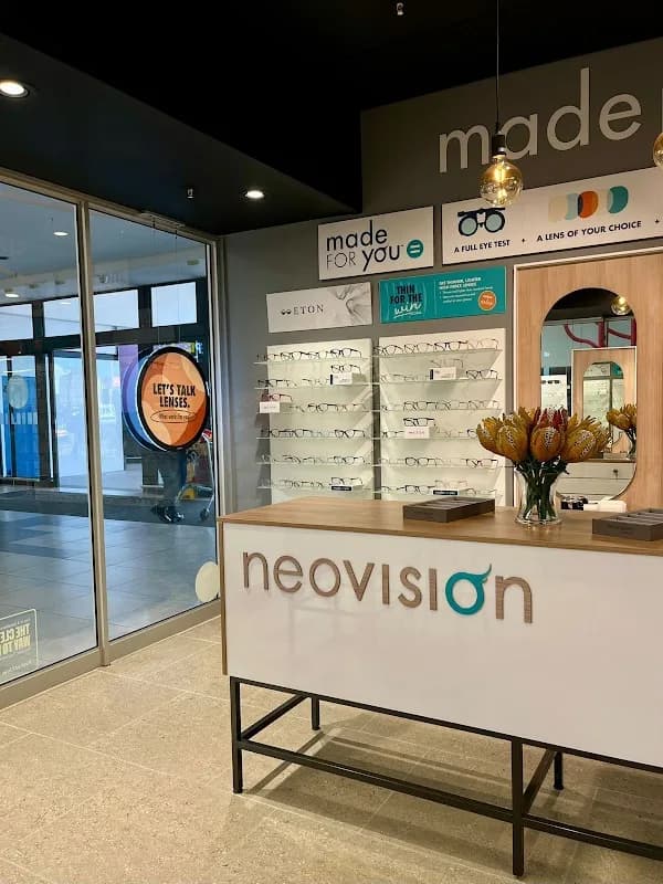Neovision Optometrist Phoenix Plaza in Phoenix