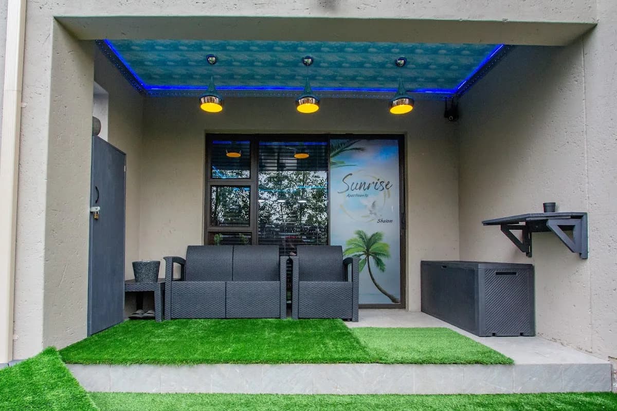 Sunrise Apartment - Quality self-catering accommodation in Benoni, minutes away from OR Tambo International Airport in Benoni CBD