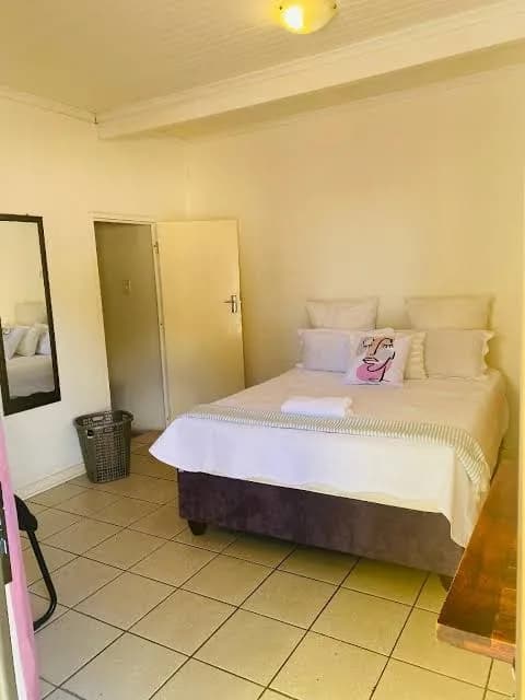 Nala Guest House in Marapong
