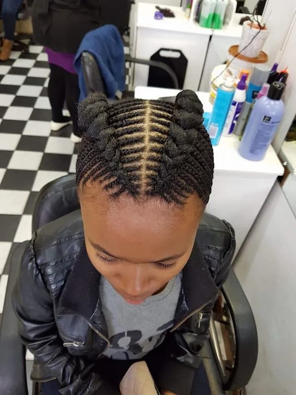 Rinki Beauty Nails & Hair Salon in Gqeberha CBD