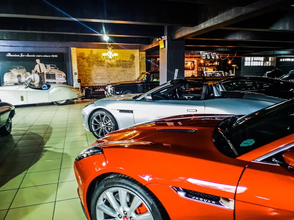 Laude Classic Cars in Camps Bay