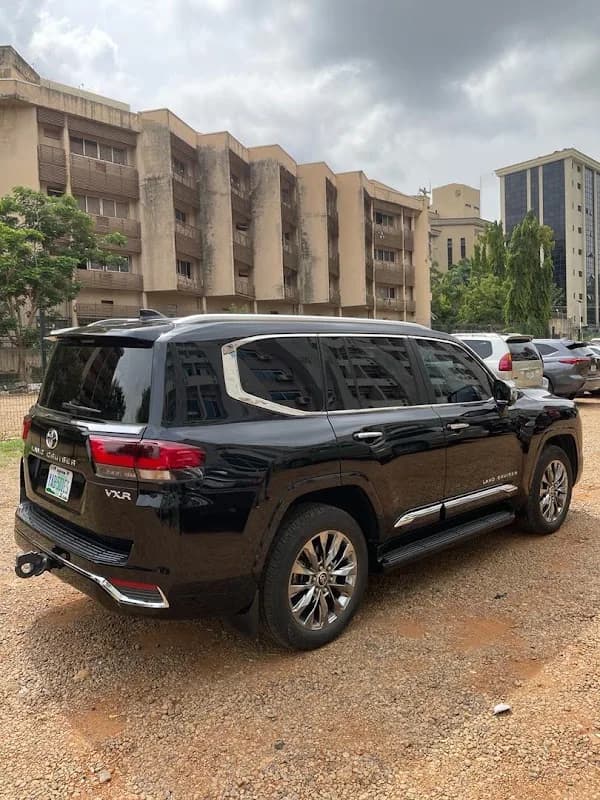 Aisle Car Rentals in Chika