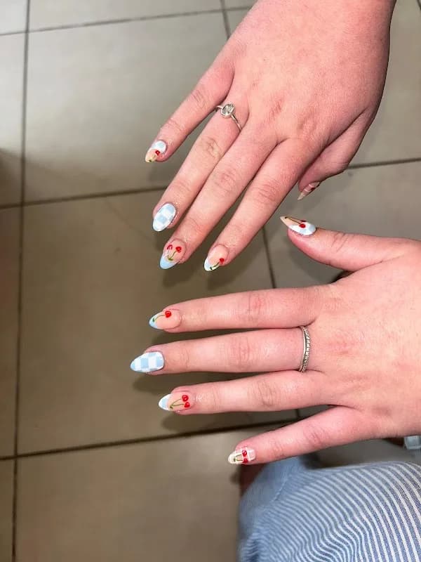 Gosh Nails : (1st Branch ) in Stellenbosch CBD