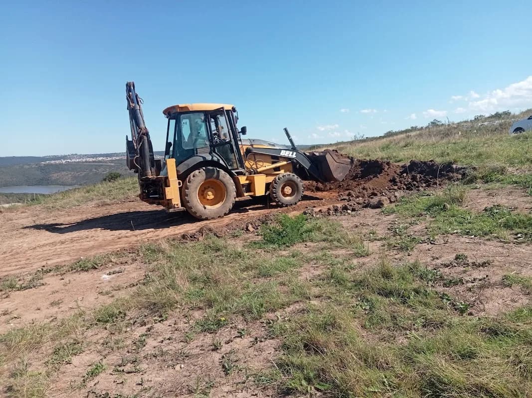 Malunga Civils and sons Plant Hire in Ncambedlana