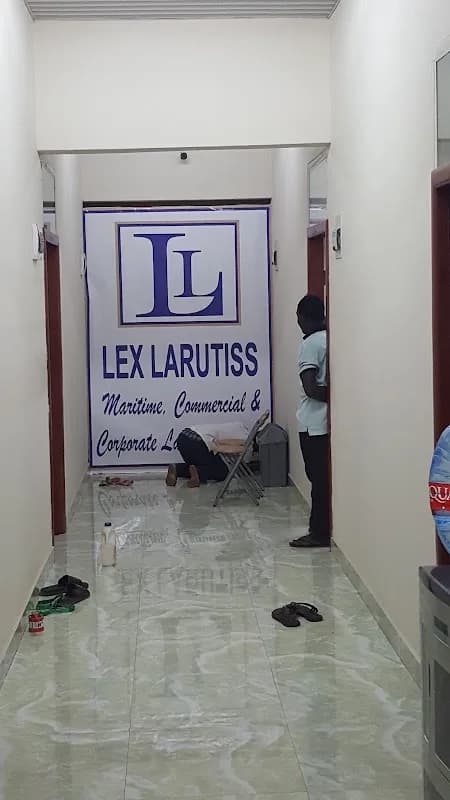 Lex Larutiss in Ashaiman