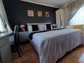 Syncrony Guest House in The Moot