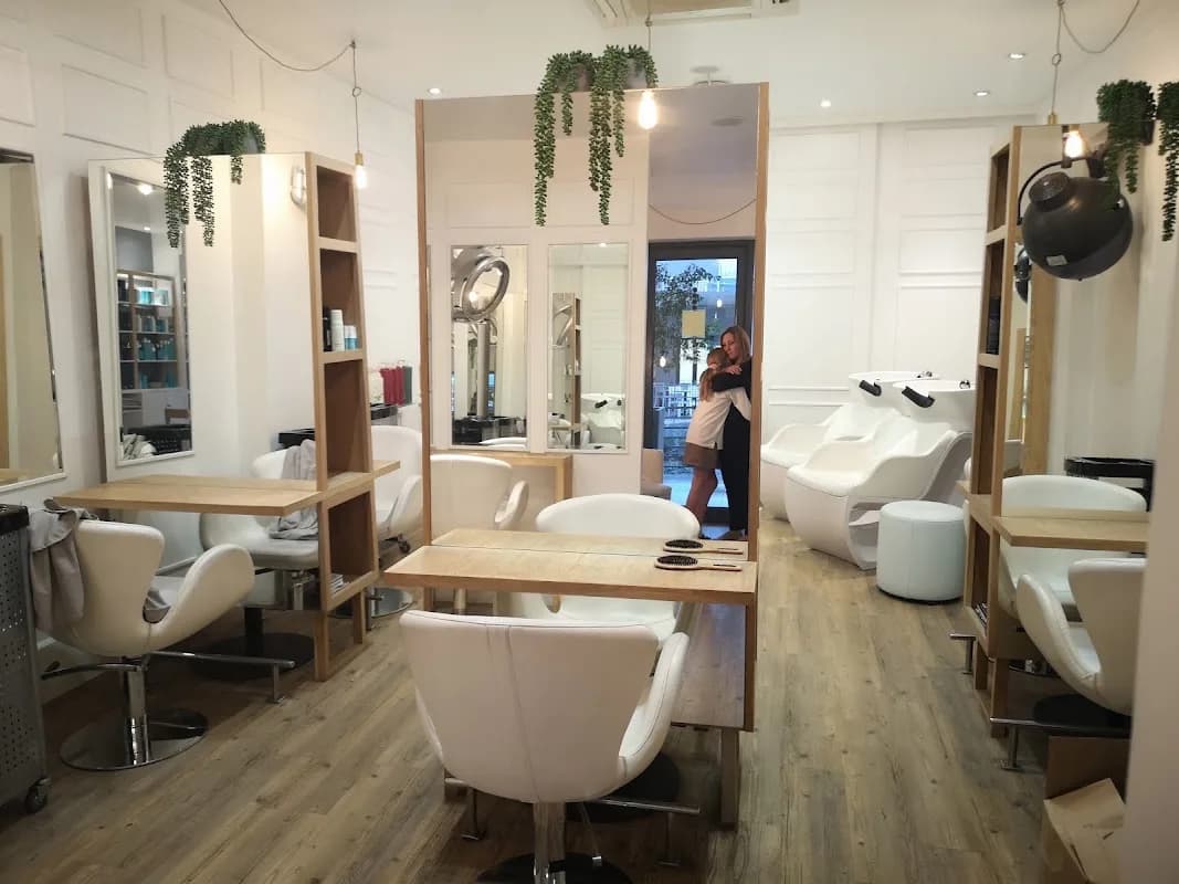 Treat Hairbar Pty Ltd in Sea Point