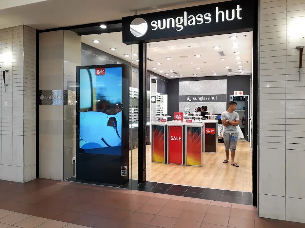 Sunglass Hut in Strand