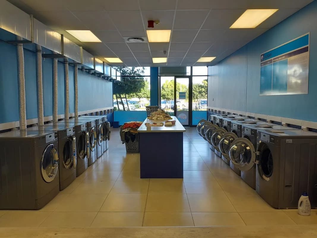 24 Hour Laundry Tokai in Tokai