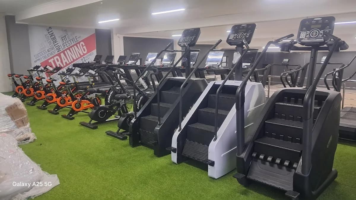 FLEXZONE HEALTH AND FITNESS in Chatsworth