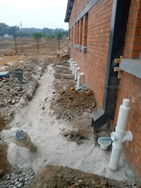 Mqabulashesha Construction in Birch Acres